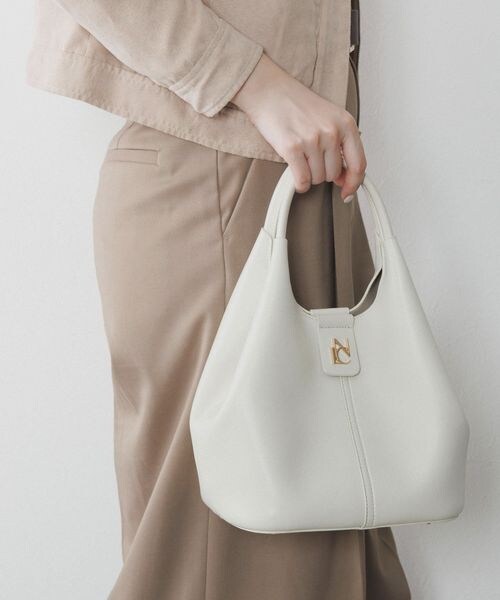 NICAL（ニカル）の「ラウンドバッグ / 554183（バッグ・ブラック 01/アイボリー 22/キャメル 82・FREE）」の18枚目の写真