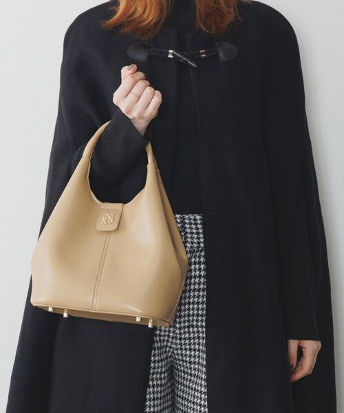 NICAL（ニカル）の「ラウンドバッグ / 554183（バッグ・ブラック 01/アイボリー 22/キャメル 82・FREE）」の14枚目の写真