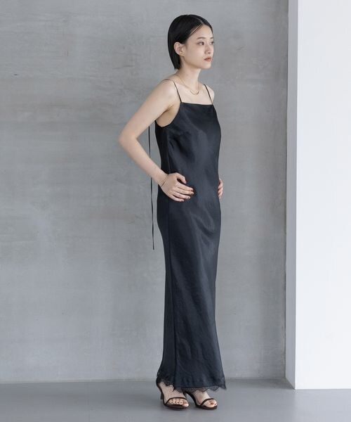 A part by(アパートバイ)の「カトリーヌサテンキャミワンピース(ワンピース/ドレス・レディース・アイボリー 08/ボルドー 38/ネイビー 88・FREE)」の5枚目の写真