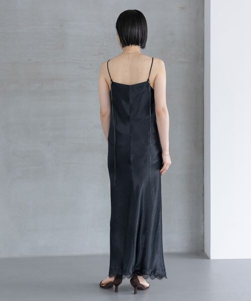 A part by(アパートバイ)の「カトリーヌサテンキャミワンピース(ワンピース/ドレス・レディース・アイボリー 08/ボルドー 38/ネイビー 88・FREE)」の6枚目の写真