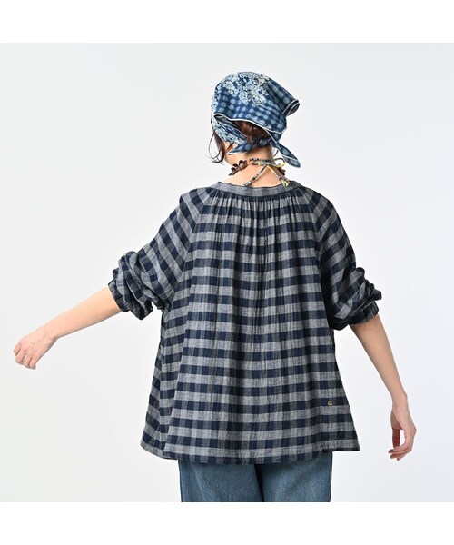 45R（フォーティファイブアール）の「ふわふわ二重織のシャーリングブラウス（インディゴ）（その他・レディース・75-タータンチェック/91-ギンガム・00-フリー）」の8枚目の写真