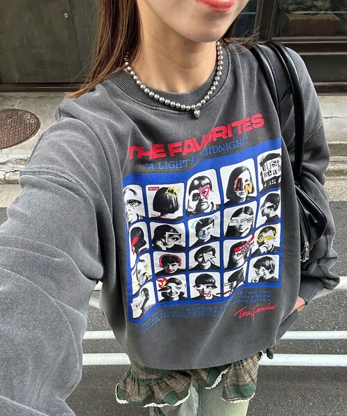 CIAOPANIC（チャオパニック）の「アソートプリントピグメントスウェット（Tシャツ/カットソー・レディース・ダークグレー/シルバー/サックスブルー/マスタード/ブラック/ネイビー/ブルー/チャコールグレー/イエロー/グレー/レモンイエロー/ブラックその他1・F）」の2枚目の写真
