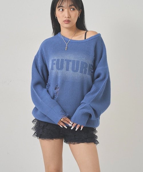 WHO'S WHO gallery（フーズフーギャラリー）の「ダメージスプレーロゴニット（ニット/セーター・レディース・ダークブラウン/ブルー/グレー・F）」の3枚目の写真