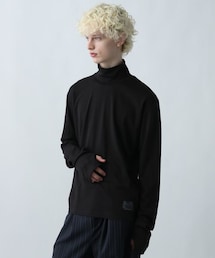 HARE（ハレ）の「レイヤードスリーブハイネックカット（トップス）」