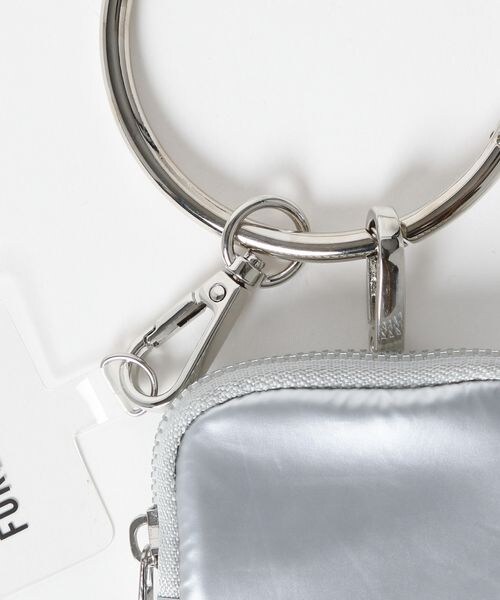 FOREVER 21(フォーエバー トゥエンティーワン)の「ポーチモバイルショルダ-(その他・カウ柄00/シルバー12/ブラウン51・FREE)」の12枚目の写真