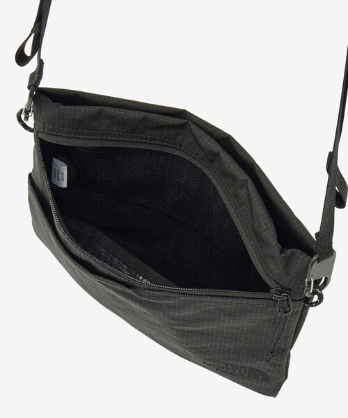 URBAN RESEARCH DOORS(アーバンリサーチドアーズ)の「THE NORTH FACE RAFTER SHOULDER POUCH MSP(ショルダーバッグ・レディース・Kブラック/TIティングレー/ABブルー・One)」の11枚目の写真