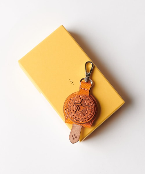 Lui's(ルイス)の「【ITTI】Art by ojagadesign NUNKI DIPLOFORD(キーホルダー・メンズ・オレンジ/ブラック・F)」の1枚目の写真