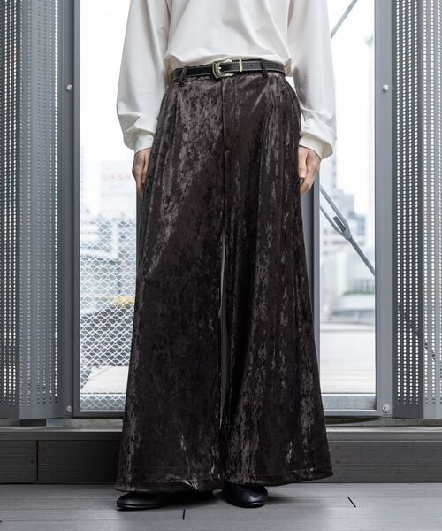 HARE(ハレ)の「クラッシュベロアボリュームパンツ(パンツ・【セットアップ対応】ブラック09/【セットアップ対応】ブラウン50・S/M)」の14枚目の写真