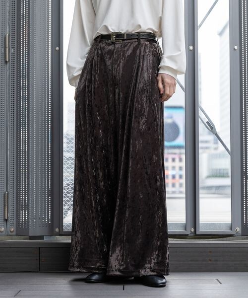 HARE(ハレ)の「クラッシュベロアボリュームパンツ(パンツ・【セットアップ対応】ブラック09/【セットアップ対応】ブラウン50・S/M)」の15枚目の写真