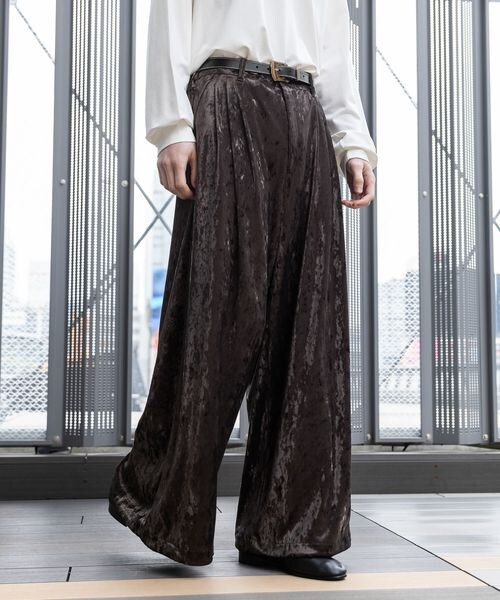 HARE(ハレ)の「クラッシュベロアボリュームパンツ(パンツ・【セットアップ対応】ブラック09/【セットアップ対応】ブラウン50・S/M)」の16枚目の写真