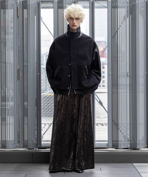 HARE(ハレ)の「クラッシュベロアボリュームパンツ(パンツ・【セットアップ対応】ブラック09/【セットアップ対応】ブラウン50・S/M)」の6枚目の写真