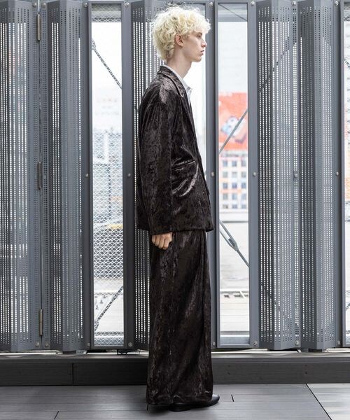 HARE(ハレ)の「クラッシュベロアボリュームパンツ(パンツ・【セットアップ対応】ブラック09/【セットアップ対応】ブラウン50・S/M)」の8枚目の写真