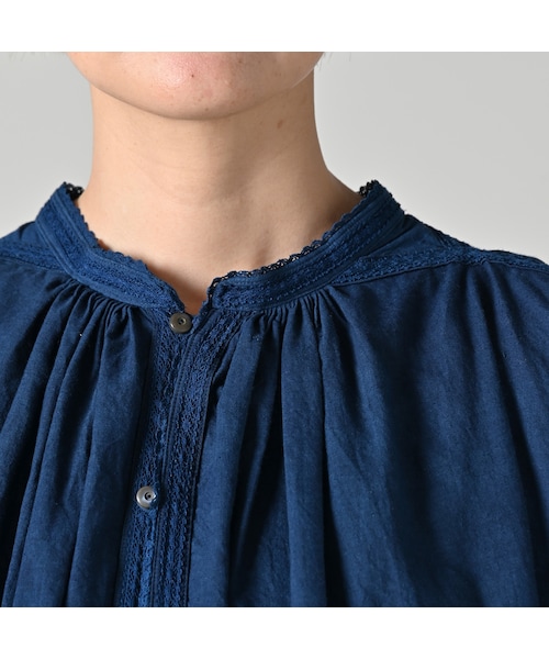 45R（フォーティファイブアール）の「インドカディレース×タックのスモックブラウス（藍）（その他・レディース・72-藍 重/73-藍・00-フリー）」の10枚目の写真