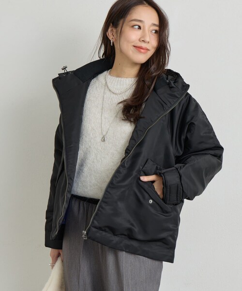 un dix cors（アンディコール）の「《大人カジュアルに》ナイロン中綿フードMA-1ジャケット（ナイロンジャケット・レディース・カーキ/ベージュ/ブラック・F）」の2枚目の写真