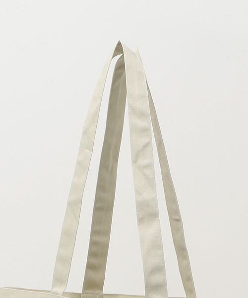 BEAUTY&YOUTH UNITED ARROWS（ビューティーアンドユースユナイテッドアローズ）の「＜NICE WEATHER＞ロゴ トートバッグ（バッグ・NATURAL(02)/NAVY(49)・FREE）」の7枚目の写真
