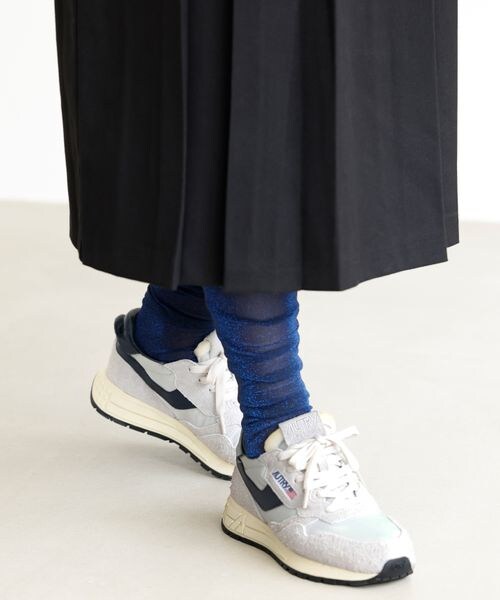 靴下屋（クツシタヤ）の「透けラメハイソックス/011170126（その他・レディース・シルバーグレー10/クロシルバー12/クロゴールド13/サワーベージュ21/ディープブラウン28/グレイッシュピンク35/コン84/ダークパープル94・F）」の7枚目の写真