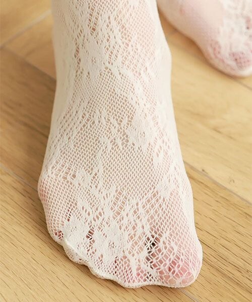 靴下屋(クツシタヤ)の「ラッセルレーシーフラワータイツ/011900204(その他・キナリ04/ライトベージュ05/サラシ09/クロ12・M)」の5枚目の写真