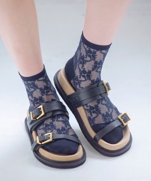 靴下屋(クツシタヤ)の「チュールフローラルレースショートソックス/011132969(その他・オフホワイト01/クロ12/チャコールグレー14/ベージュ20/グレージュ26/チョークピンク30/グレイッシュブルー81/コン84・F)」の11枚目の写真
