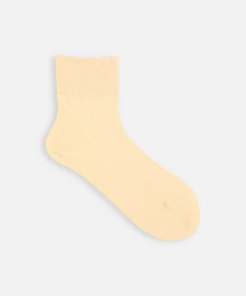 靴下屋(クツシタヤ)の「ドライ無地ショートソックス/011133010(その他・オフホワイト01/キナリ04/シルバーグレー10/クロ12/ベージュ20/オレンジ52/ライムグリーン73/グレイッシュブルー88・F)」の2枚目の写真