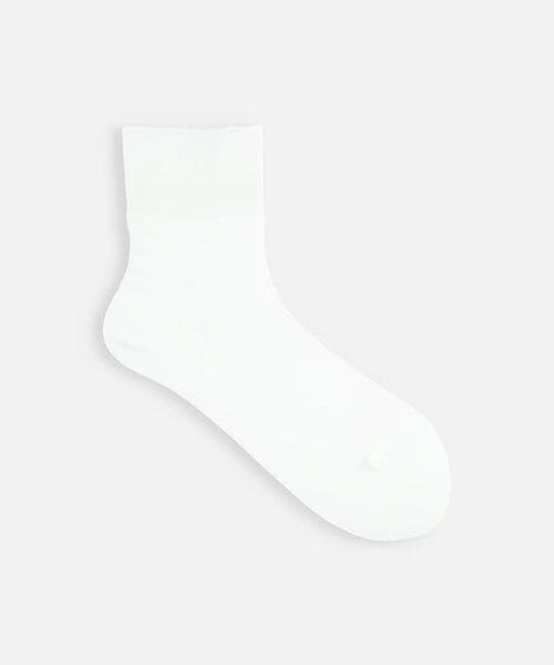 靴下屋(クツシタヤ)の「ドライ無地ショートソックス/011133010(その他・オフホワイト01/キナリ04/シルバーグレー10/クロ12/ベージュ20/オレンジ52/ライムグリーン73/グレイッシュブルー88・F)」の1枚目の写真