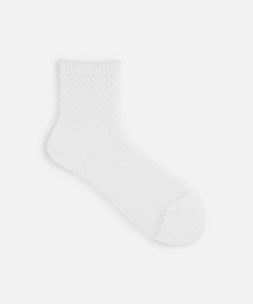 靴下屋(クツシタヤ)の「ななめメッシュショートソックス/011133029(その他・サラシ09/グレー11/クロ12/チャコールグレー14/ダルベージュ21/エアリーピンク31/レモンクリーム60/スモークミント70/グレイッシュブルー81/コン84・F)」の12枚目の写真