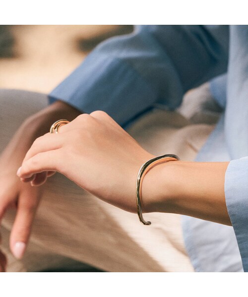 By Invite Only（バイインバイトオンリー）の「Gold Galia Bangle（その他・レディース・Gold・Other）」の5枚目の写真