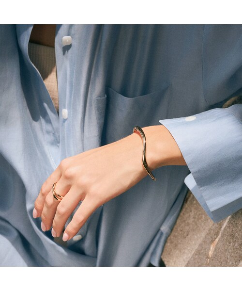 By Invite Only（バイインバイトオンリー）の「Gold Galia Bangle（その他・レディース・Gold・Other）」の4枚目の写真