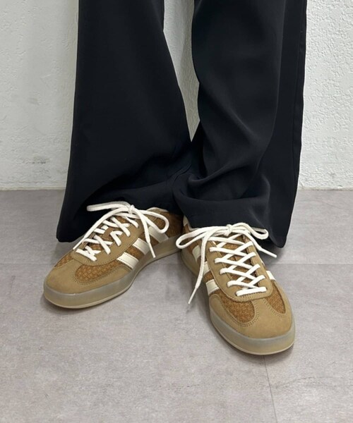 Omekashi(オメカシ)の「adidas GAZELLE INDOOR(スニーカー・レディース・ブラウン・23.5/25.5/24.5)」の1枚目の写真