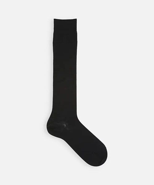 靴下屋（クツシタヤ）の「綿薄手無地ハイソックス/011170120（その他・オフホワイト01/クロ12/チャコールグレー14/ベージュ20/グレージュ26/コン84・F）」の2枚目の写真