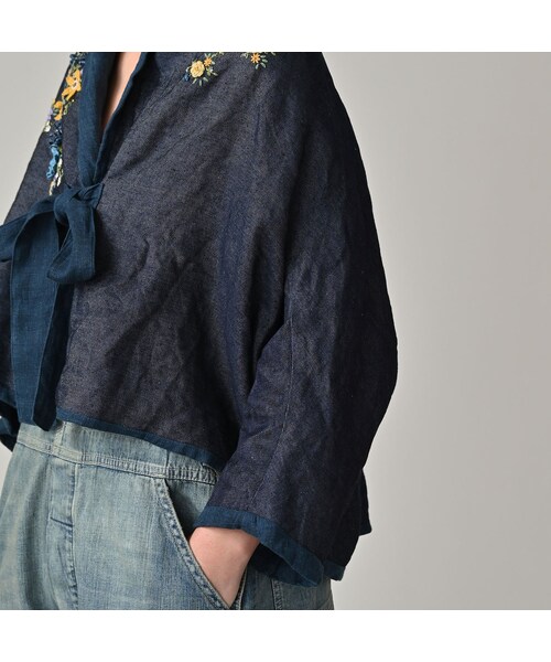 45R（フォーティファイブアール）の「リネン重ね刺繍のボレロ（藍