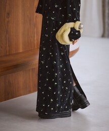 GLOBAL WORK（グローバルワーク）の「高山直子さんコラボ/ベロア刺繍Iラインスカート/EiiS/577809（スカート）」