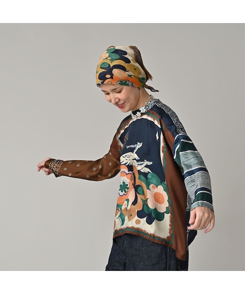 45R（フォーティファイブアール）の「シルクの絵本バンダナブラウス（その他・レディース・32-キイロ/43-ピンク/72-ブルー/84-茶・00-フリー）」の15枚目の写真