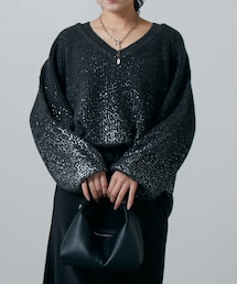 Lui's（ルイス）の「ラメプリントVネックニットプルオーバー（ニット/セーター）」
