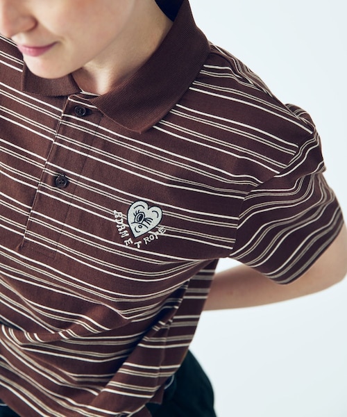 ADAM ET ROPE'（アダムエロペ）の「【Chocomoo×ADAM ET ROPE'】刺しゅうPOLO（ポロシャツ・レディース・ブラック系/ダークブラウン・F）」の7枚目の写真