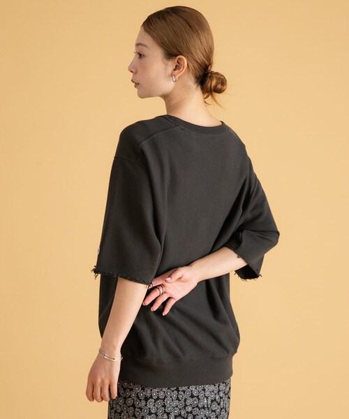 URBAN RESEARCH Sonny Label（アーバンリサーチサニーレーベル）の「『別注』Champion×Sonny Label　リバースウィーブロゴスウェットTシャツ（スウェット・レディース・オフブラック/オフグレー/ライトブルー/オートミール・M/L）」の8枚目の写真