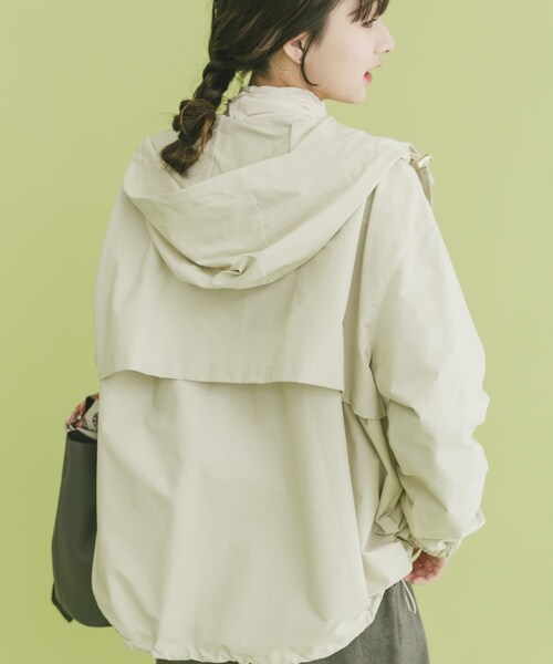 ITEMS URBANRESEARCH（アイテムズ アーバンリサーチ）の「『イージーケア』撥水マウンテンパーカー（マウンテンパーカー・レディース・K.BEG/BLK/ECRU・Free）」の21枚目の写真