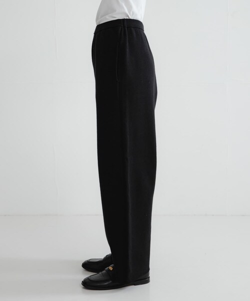 URBAN RESEARCH(アーバンリサーチ)の「コットンカシミヤルーズニットパンツ(その他パンツ・レディース・OFF WHITE/BLACK・36/38)」の13枚目の写真