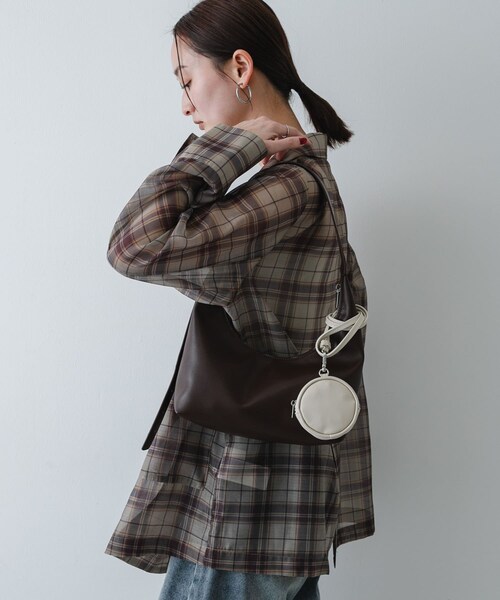 SENSE OF PLACE by URBAN RESEARCH（センスオブプレイスバイアーバンリサーチ）の「ラウンドポーチツキバッグ（ハンドバッグ・レディース・BLACK/BROWN/GREIGE・One）」の19枚目の写真