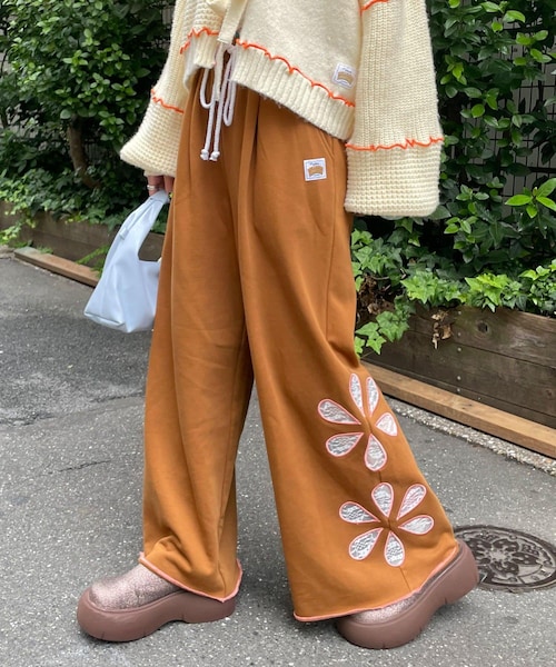 ★【HELLO.SANFRANCISCO/ハローサンフランシスコ】フラワーカットスウェットワイドパンツ