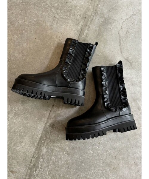 CALNAMUR（カルナムール）の「SIDE GORE FRILL SHORT BOOTS/サイドゴアフリルショートブーツ（ブーツ・レディース・アイボリー/ブラック・M/L/S）」の18枚目の写真