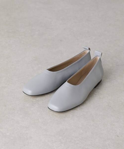 BEARDSLEY(ビアズリー)の「《CORSO ROMA 9》レザーフラットシューズ(パンプス・レディース・ブラック/グレー・35/36/37/38/39)」の2枚目の写真