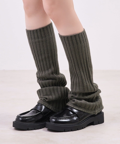 3coins(3coins)の「ワイドフレア太リブレッグウォーマー(レッグウォーマー・レディース・チャコールグレー/ブラック/アイボリー・FREE)」の1枚目の写真