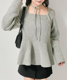 mystic（ミスティック）の「スクエアネックペプラムニット（ニット/セーター・レディース）」