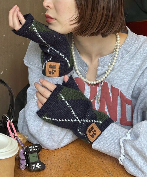 CIAOPANIC（チャオパニック）の「アソート柄デミグラブ（手袋・レディース・グレー/ブラウン/ネイビー/グリーン・FREE）」の3枚目の写真