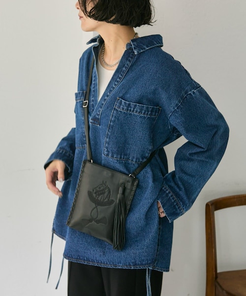 ear PAPILLONNER(イアパピヨネ)の「sampo×earホースタッセルショルダーバッグ《本革/軽量150g》(ショルダーバッグ・レディース・ブラック/ブラウン・FREE)」の1枚目の写真