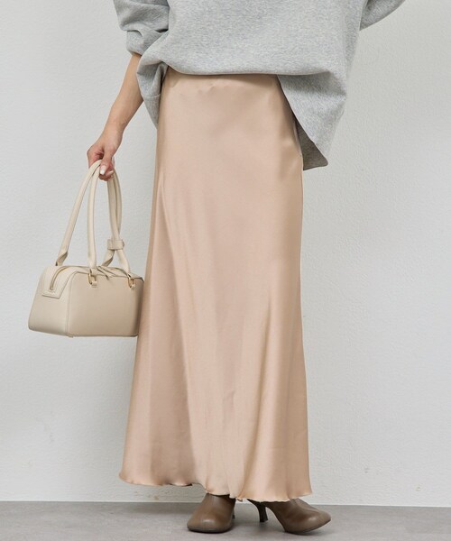 GALLARDAGALANTE（ガリャルダガランテ）の「【近日予約開始】アセテートバイアススカート（スカート・レディース・ライトグレー/ベージュ・0/1）」の2枚目の写真