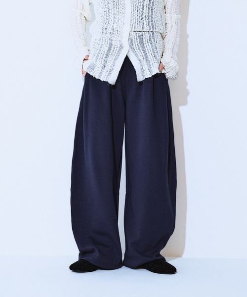 JEANASIS(ジーナシス)の「スウェットコクーンタックパンツ(その他・レディース・ブラック(09)/オートミール(11)/グレー(15)/ネイビー(88)・FREE)」の4枚目の写真