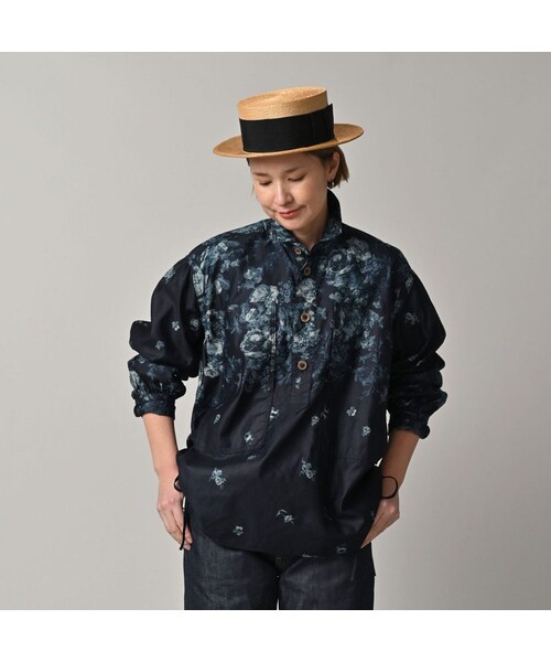 45R（フォーティファイブアール）の「インディゴ抜染ローズプリントのボーイフレンドシャツ（その他・レディース・71-インディゴベース抜染/73-インディゴ抜染・00-フリー）」の13枚目の写真