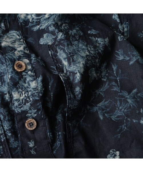 45R（フォーティファイブアール）の「インディゴ抜染ローズプリントのボーイフレンドシャツ（その他・レディース・71-インディゴベース抜染/73-インディゴ抜染・00-フリー）」の21枚目の写真