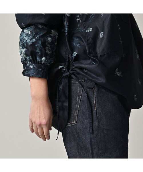 45R（フォーティファイブアール）の「インディゴ抜染ローズプリントのボーイフレンドシャツ（その他・レディース・71-インディゴベース抜染/73-インディゴ抜染・00-フリー）」の16枚目の写真